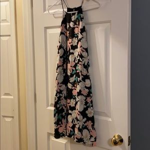 Everly black floral shift dress. M